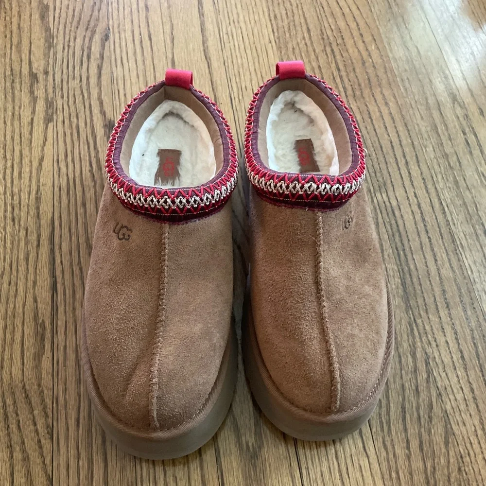 UGG excellent size